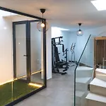 Amber Skies Seafront Retreat Apartment