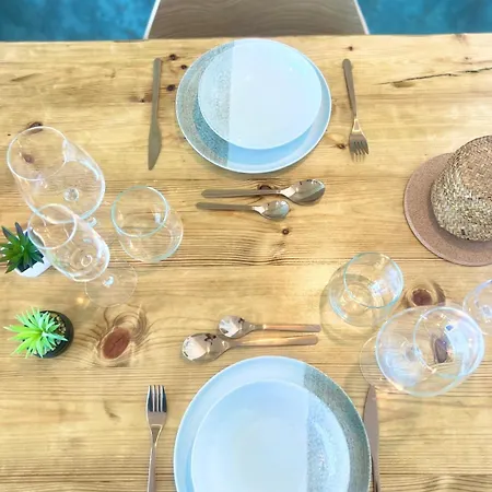 Amber Skies Seafront Retreat *