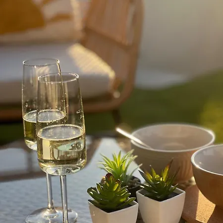 Amber Skies Seafront Retreat *