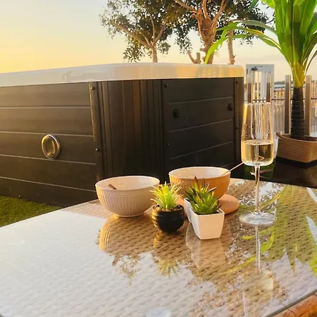 Apartment Amber Skies Seafront Retreat *