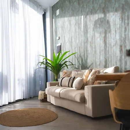 Amber Skies Seafront Retreat Apartment