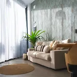 Amber Skies Seafront Retreat Apartamento