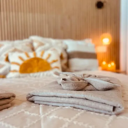 דירה Amber Skies Seafront Retreat