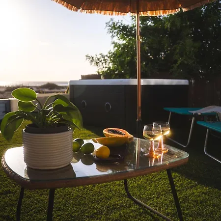 Amber Skies Seafront Retreat Appartement