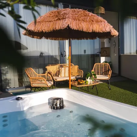 Amber Skies Seafront Retreat Appartement *